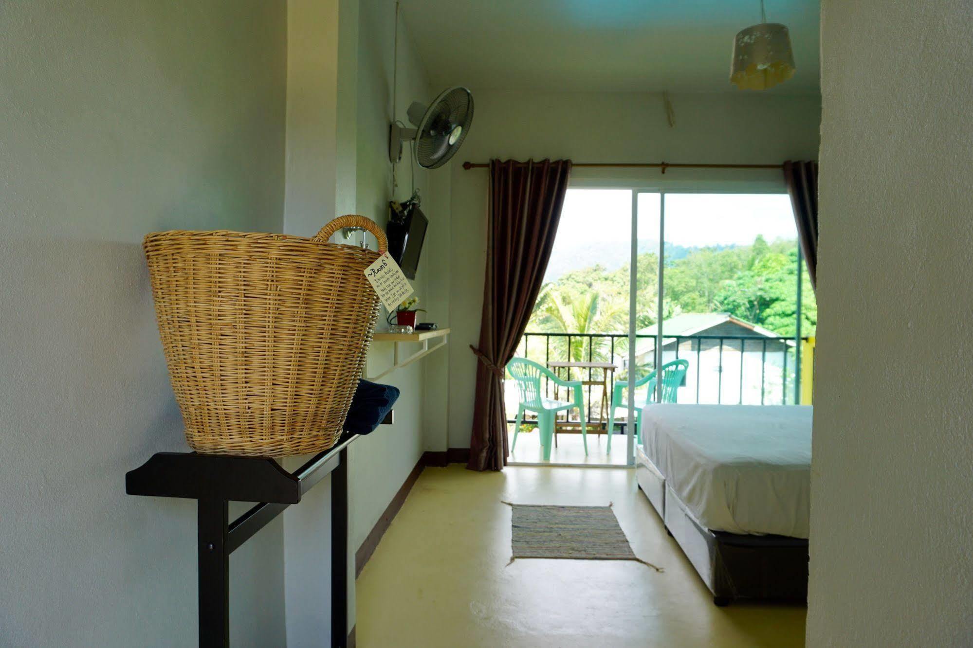 Lom La Lanta Hotel Ko Lanta Exterior foto