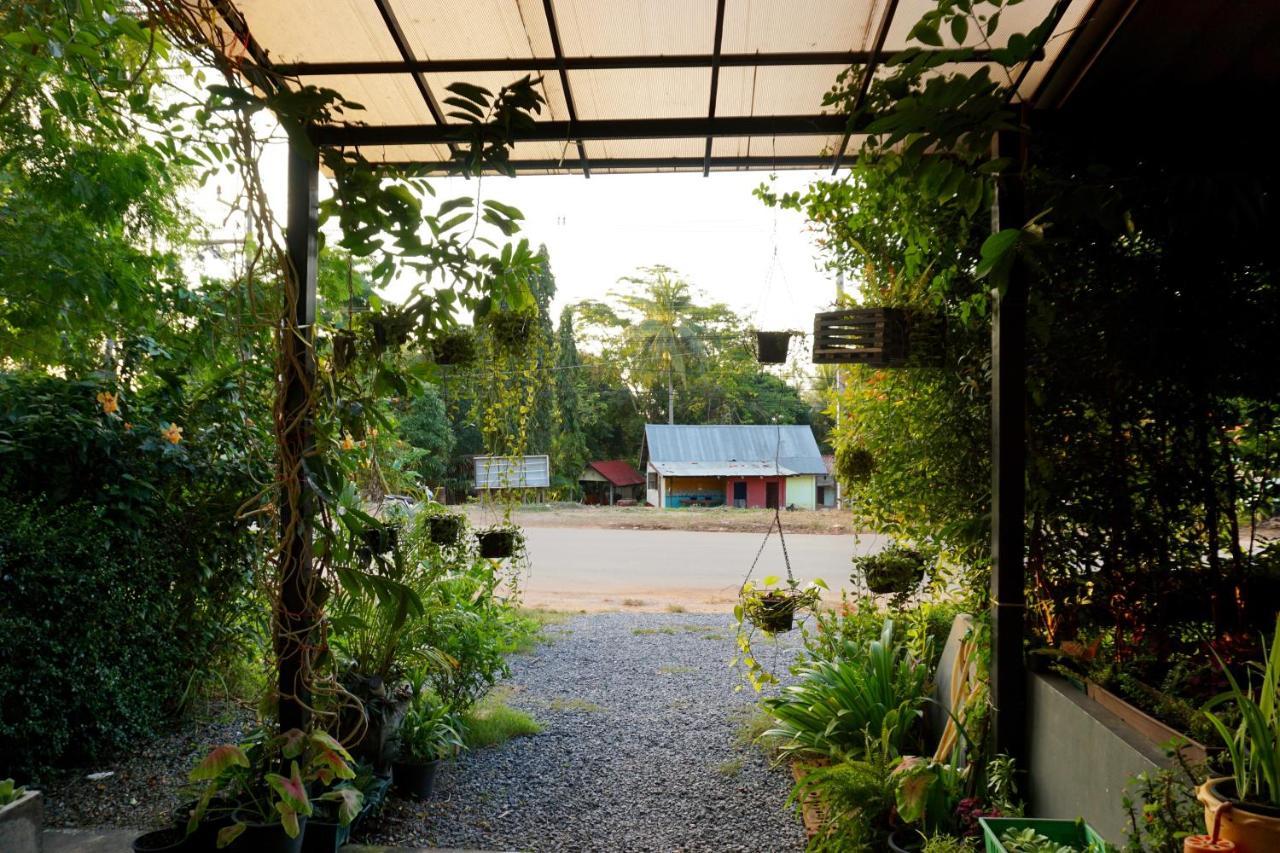 Lom La Lanta Hotel Ko Lanta Exterior foto